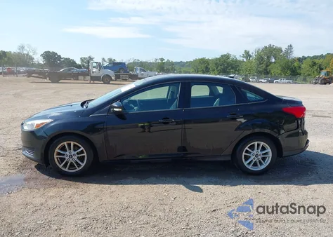 2017 Ford Focus Se z USA, uszkodzony, nr VIN 1FADP3F23HL228839